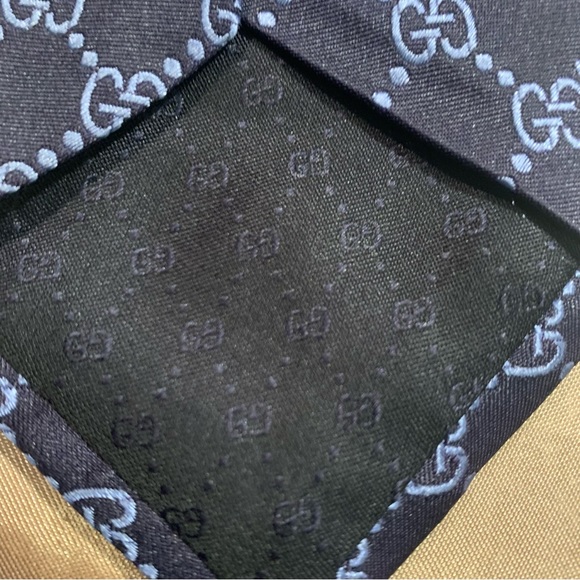 Gucci Tie Black and Blue - Picture 4 of 6